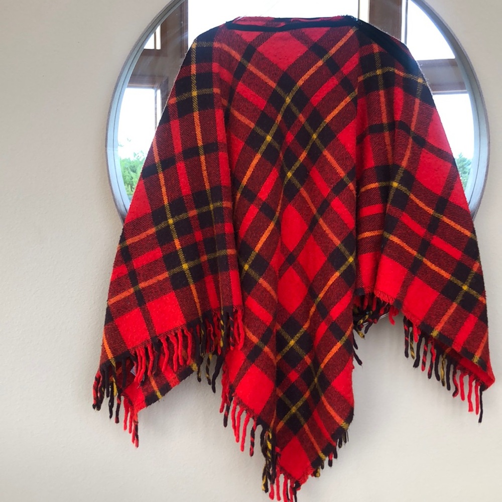 Vintage Farbio fluff-loomed red plaid poncho - Picture 1 of 3